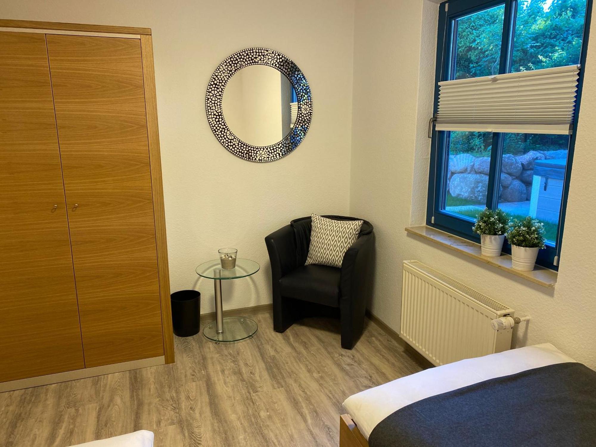 Familienfreundliches Reetdachhaus Weissdorn 2 Villa Puddemin Екстериор снимка